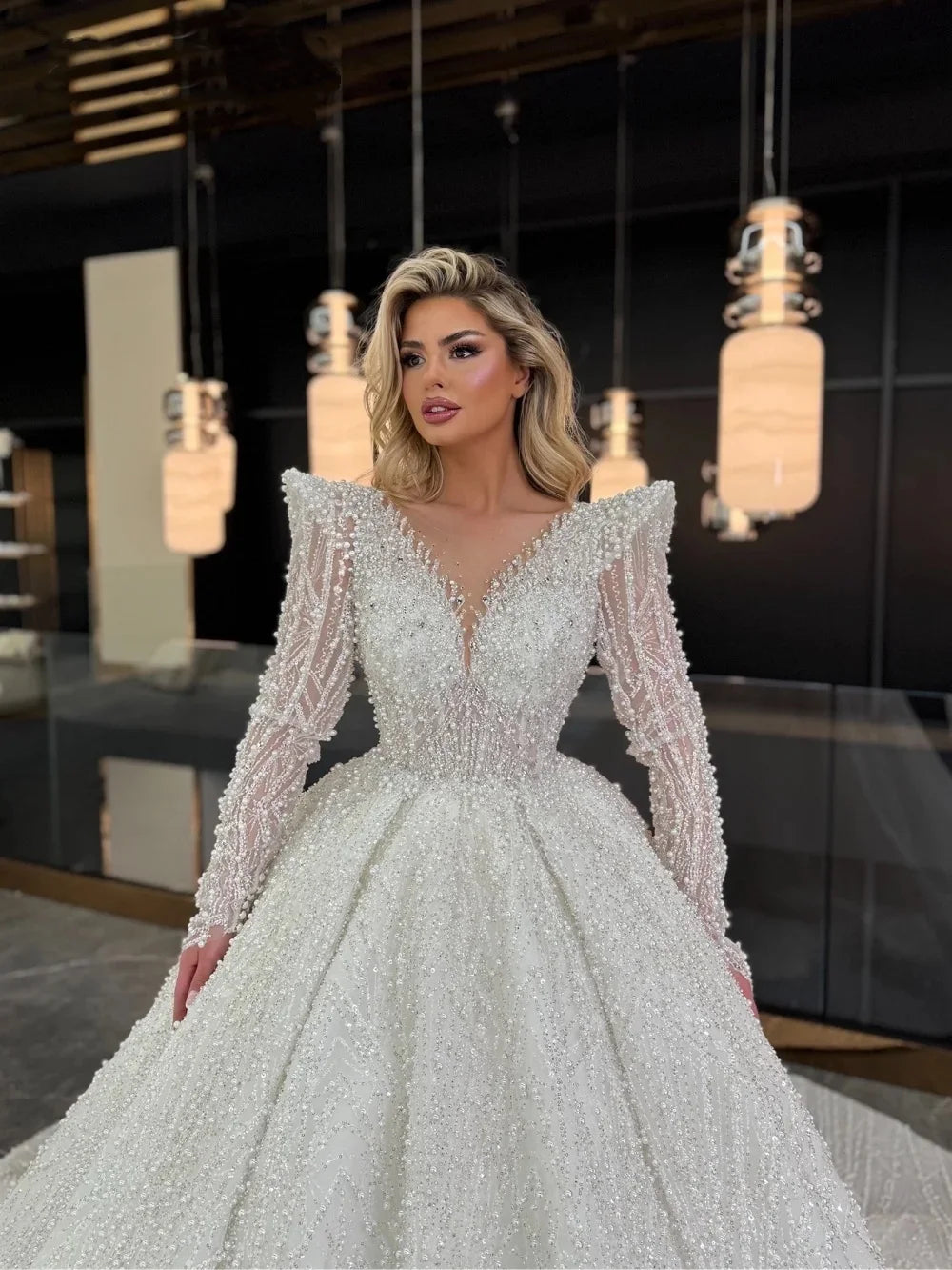 Vintage V Neck Wedding Dresses Sequins Pearls Bridal Ball Gowns Beading Rhinestone Long Sleeves Customized Vestidos De Novia