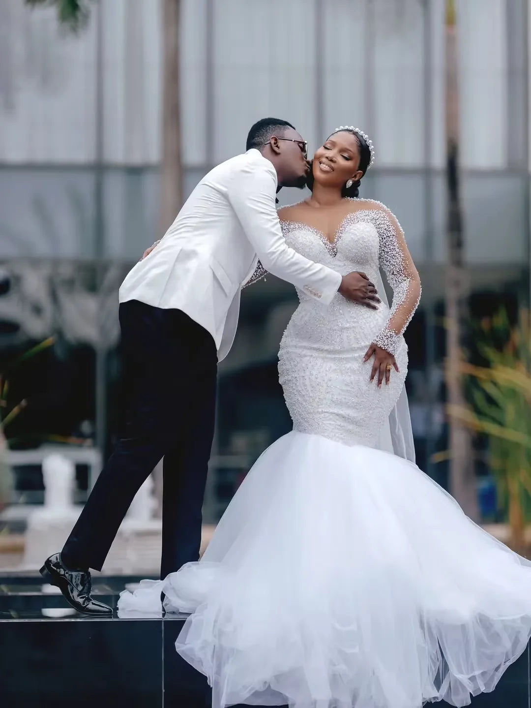 Luxury South African Wedding Dresses Black Girls Long Sleeves Pearls Bridal Gown Dubai Saudi Arabia Vestido De Noiva Customized