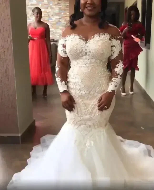 Customized Plus Size Arabic Custom Made Luxurious Mermaid Lace Wedding Gowns Sheer Neck Long Sleeves Vintage Bridal Dresses