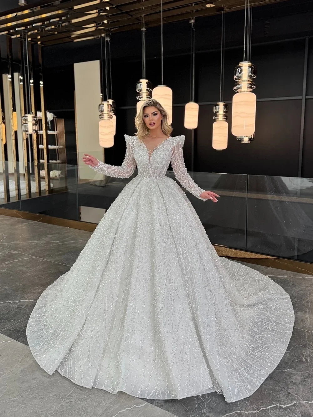 Vintage V Neck Wedding Dresses Sequins Pearls Bridal Ball Gowns Beading Rhinestone Long Sleeves Customized Vestidos De Novia