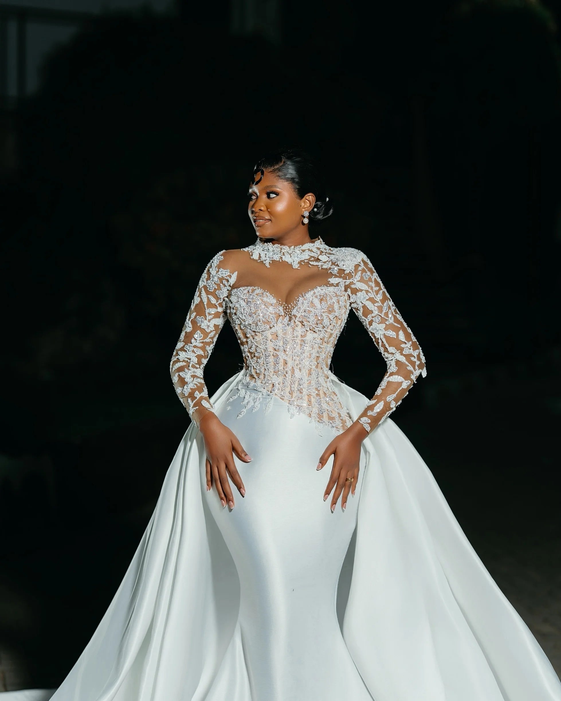 Luxury Mermaid Wedding Dress For Black Women Customized Long Sleeve Lace Beaded Corset Bridal Gown Detachable Satin Wedding Robe