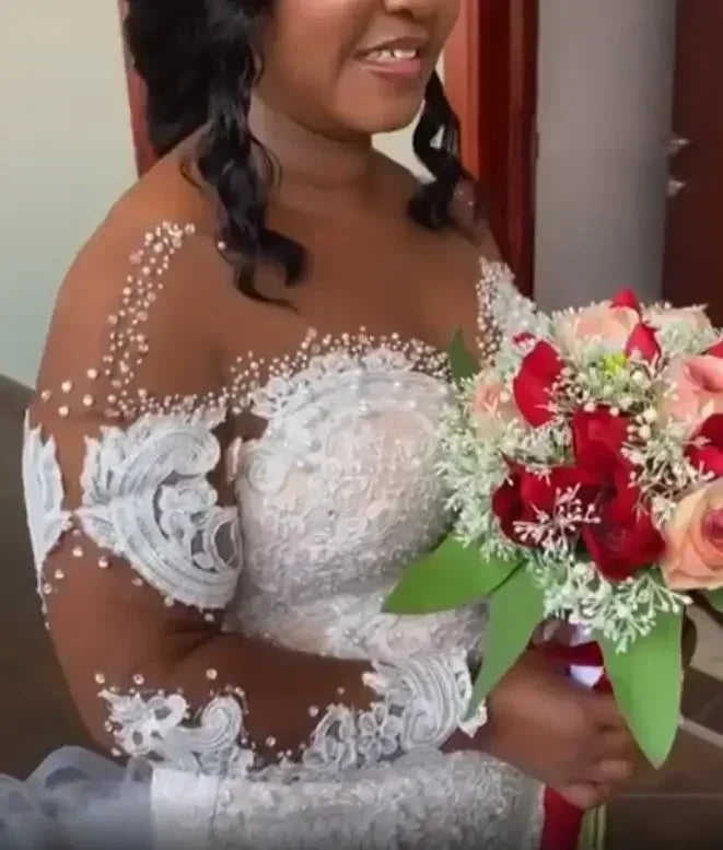 Customized Plus Size Arabic Custom Made Luxurious Mermaid Lace Wedding Gowns Sheer Neck Long Sleeves Vintage Bridal Dresses
